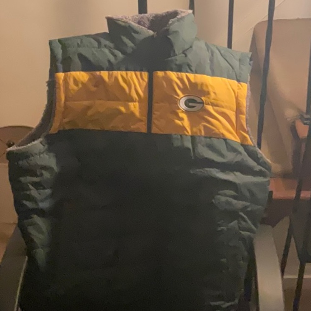 NWT Mens reversible Green Bay Packers vest size 3XL